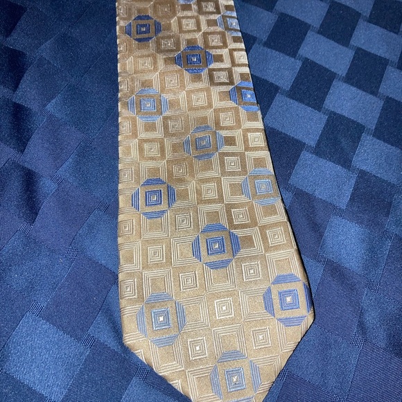Michael Kors Tie - Picture 2 of 5